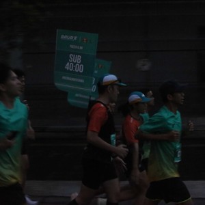 Race photo from BAUR RUN 2025