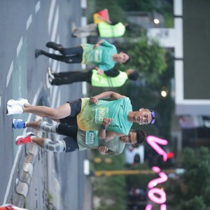 Race photo from BAUR RUN 2025