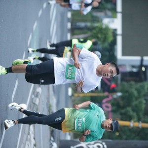 Race photo from BAUR RUN 2025