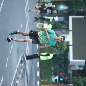 Race photo from BAUR RUN 2025