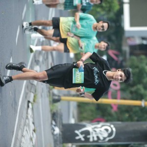 Race photo from BAUR RUN 2025