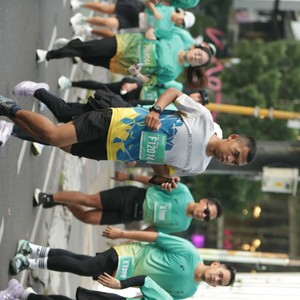 Race photo from BAUR RUN 2025