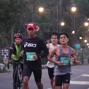 Race photo from BAUR RUN 2025