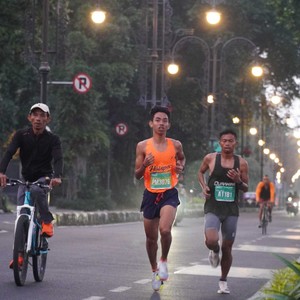 Race photo from BAUR RUN 2025