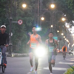 Race photo from BAUR RUN 2025
