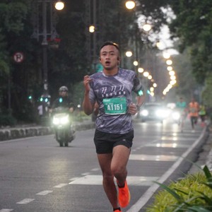 Race photo from BAUR RUN 2025