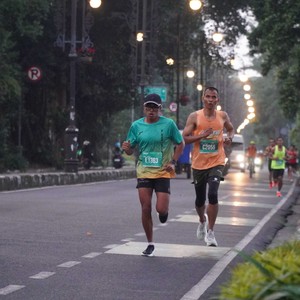 Race photo from BAUR RUN 2025