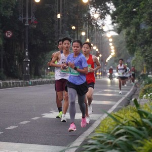Race photo from BAUR RUN 2025