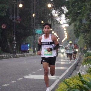 Race photo from BAUR RUN 2025