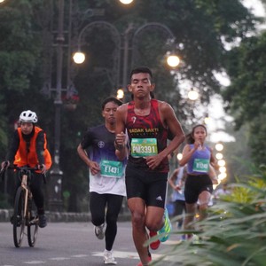 Race photo from BAUR RUN 2025