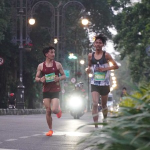Race photo from BAUR RUN 2025
