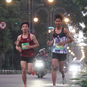 Race photo from BAUR RUN 2025