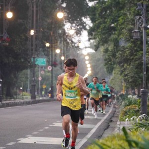 Race photo from BAUR RUN 2025