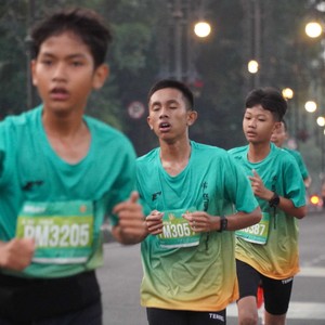 Race photo from BAUR RUN 2025
