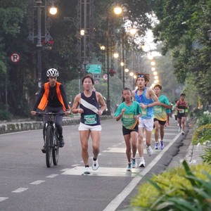 Race photo from BAUR RUN 2025