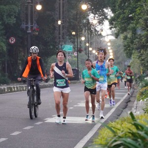 Race photo from BAUR RUN 2025