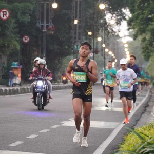 Race photo from BAUR RUN 2025