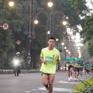 Race photo from BAUR RUN 2025