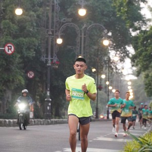 Race photo from BAUR RUN 2025