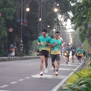 Race photo from BAUR RUN 2025
