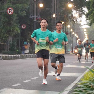 Race photo from BAUR RUN 2025