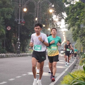 Race photo from BAUR RUN 2025
