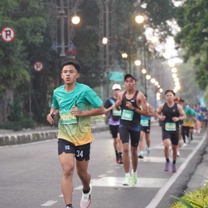 Race photo from BAUR RUN 2025