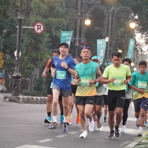 Race photo from BAUR RUN 2025