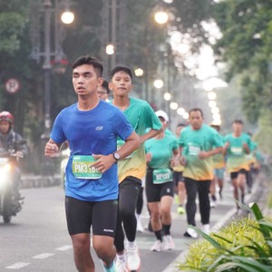 Race photo from BAUR RUN 2025
