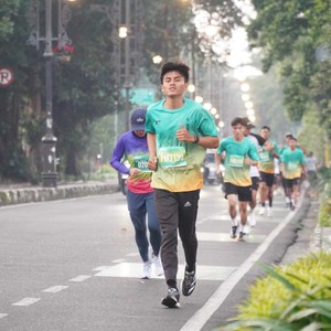 Race photo from BAUR RUN 2025
