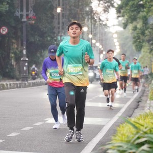 Race photo from BAUR RUN 2025