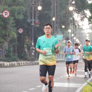 Race photo from BAUR RUN 2025