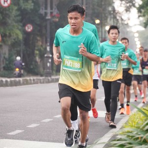 Race photo from BAUR RUN 2025