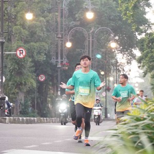 Race photo from BAUR RUN 2025