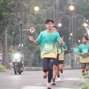 Race photo from BAUR RUN 2025