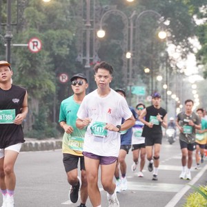 Race photo from BAUR RUN 2025