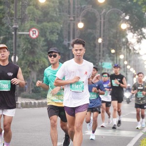 Race photo from BAUR RUN 2025