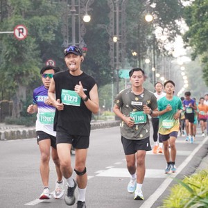 Race photo from BAUR RUN 2025