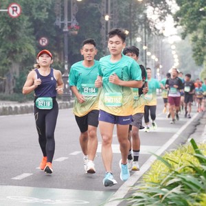 Race photo from BAUR RUN 2025