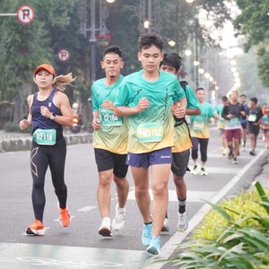 Race photo from BAUR RUN 2025