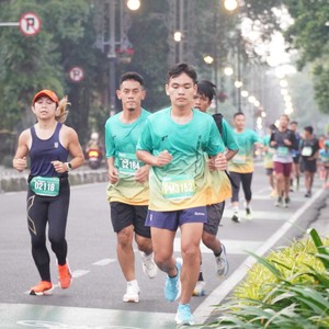 Race photo from BAUR RUN 2025