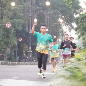 Race photo from BAUR RUN 2025