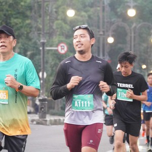 Race photo from BAUR RUN 2025