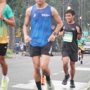Race photo from BAUR RUN 2025