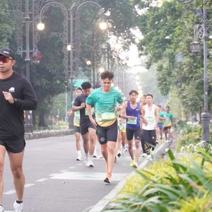 Race photo from BAUR RUN 2025