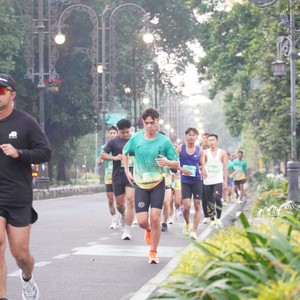 Race photo from BAUR RUN 2025