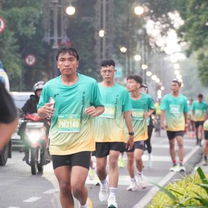 Race photo from BAUR RUN 2025