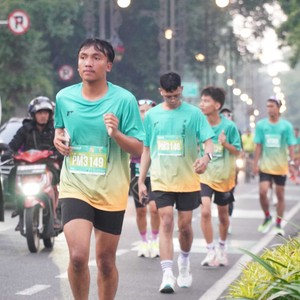 Race photo from BAUR RUN 2025