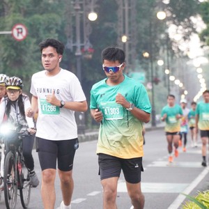 Race photo from BAUR RUN 2025