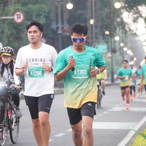 Race photo from BAUR RUN 2025